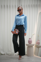 Elegancka koszula satynowa damska z kołnierzykiem i ozdobnymi guzikami - Baby Blue